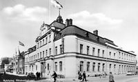 Riksbankshuset i Nyköping, ritat av Carl Westman, vykort från 1900-talets mitt