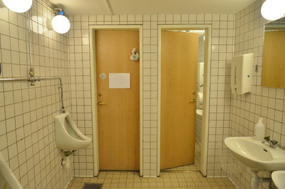 Nyköpings stadshus, tvättrum och toalett