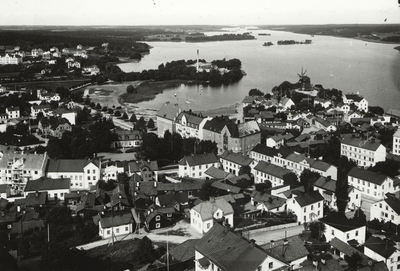 Utsikt från domkyrkotornet i Strängnäs mot Västerviken