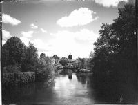 Utsikt mot öster från gamla stadsbron i Nyköping, omkring 1920