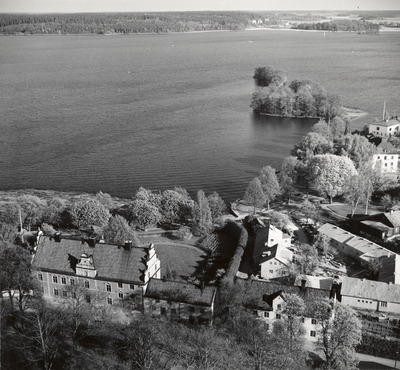 Strängnäs, utsikt från domkyrkotornet mot sydost.