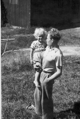 Ove och Kalle på Hagbyberga ca 1940