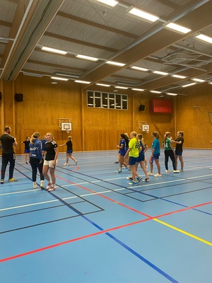 Handbollsträning i Strängnäs