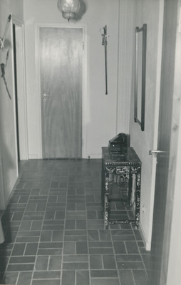 Hall i lägenhet, Strängnäs 1950-tal