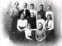 Avgångsklassen vid Nyköpings flickskola 1901
