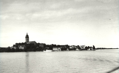 Utsikt mot Strängnäs från Ulvhällsfjärden.