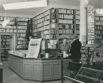 Eivor Gemzell i bokhandeln, 1940-tal