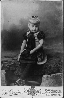 Karin Hall (1886-1966) som barn, cirka 1893