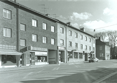 Järnvägsgatan 11 - 13 i Strängnäs.