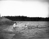 Bad i Oxelösunds skärgård, tidigt 1900-tal