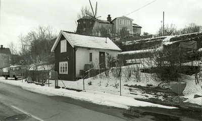 Norra Strandvägen 39, litet hus på Lotsstugans tomt i Strängnäs.