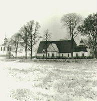 Stora Malms kyrka med klockstapel