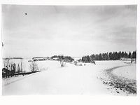 Utsikt från kyrktrappan i Floda socken mot väster, vinter på 1890-talet