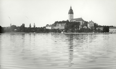 Strängnäs från båt på fjärden 1899.