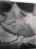 Ruinen efter Kila medeltidskyrka, flygfoto F11 omkring 1950