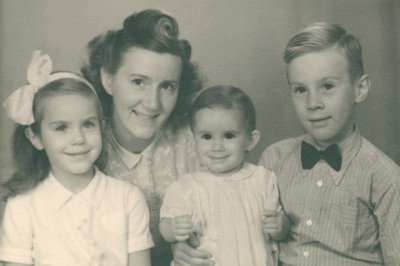 Familjen Wohlin, familjefoto från omkring 1946