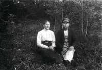 Smeden Alfred och Ida Johansson, Vevelsta Hörnstugan, Husby-Oppunda socken, 1920-tal