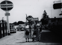 Anna Johansson vid Cedar Harbor Motel i USA år 1955