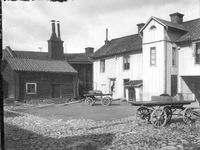 Ljungströmers gård, västra hörnet, V. Storgatan 8-10 i Nyköping ca 1920