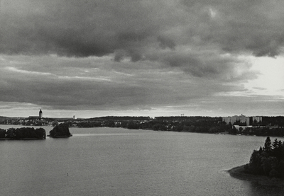 Utsikt från Strängnäsbrons krön mot Strängnäs