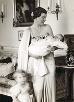 Palaemona Mörner och dottern Mariana f. 1935 vid sonen Nils dop 11 november 1936, på Björksund
