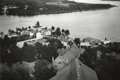 Strängnäs, utsikt från domkyrkotornet åt ostnordost.