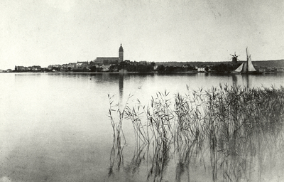 Strängnäs sett från Abborrberget. T.v. Hörngården, t.h. Lurudden.