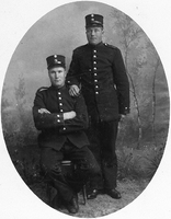 Johan Bergman (1886-1960) och en annan ung man i uniform