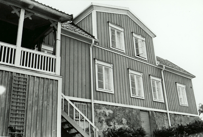 Klostergatan 24 i Strängnäs, bostadshusets norra fasad.