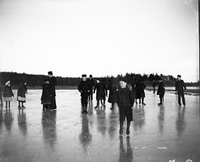Skridskoåkning på en sjö, 1900-tal