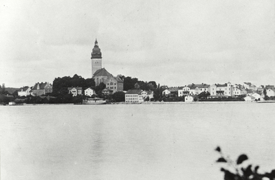 Strängnäs från Sundby brygga, Tosterön