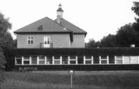 Administrationsbyggnad på Sundby sjukhusområde vid Strängnäs 1986
