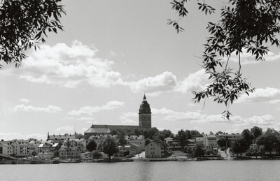 Utsikt från Vargholmen mot Strängnäs norra strandsida.