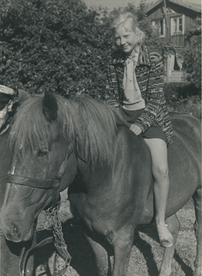 Ingrid Liljekvist på hästryggen