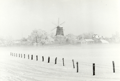Kvarnbacken i Strängnäs i rimfrostdimma 1951