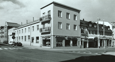 Trädgårdsgatan 18-Järnvägsgatan 10 i Strängnäs.