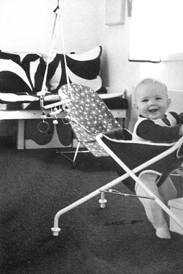 Max Brandt i barnstolen, Torshälla omkring 1972