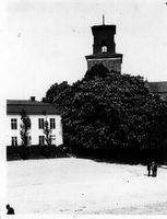 Stora torget med S:t Nicolai kyrka och residenset i Nyköping år 1919