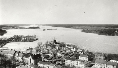 Strängnäs, utsikt från domkyrkotornet västerut.