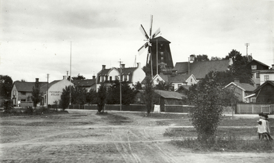 Kvarnkullen och Västervikstorget i Strängnäs, troligen omkring 1918-20.