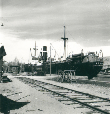 S/S Atair i Nyköpings hamn år 1950