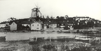 Västerviken och kvarnen i Strängnäs omkring sekelskiftet 1900