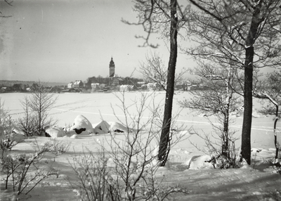 Utsikt från platsen för Sundby brygga mot Strängnäs.