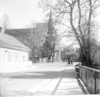 Östra Kyrkogatan med Alla Helgona kyrka, Nyköping, 1994