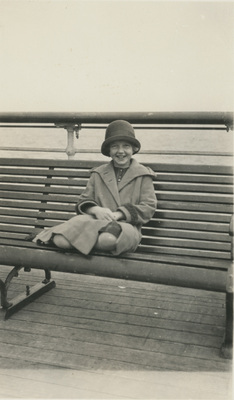Flicka ombord på fartyg, 1920-tal