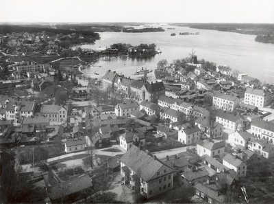 Strängnäs, utsikt från domkyrkotornet åt nordväst.