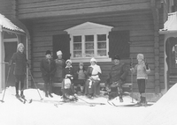 Nyåret 1918, vintersport, möjligen Axel Jurell  tvåa från höger