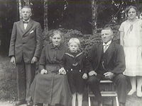 Arrendatorn Emil Karlsson med familj, Lilla Sjögetorp