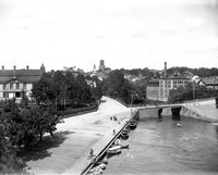 Vy över fiskbron från Nyköpingshus, omkring 1900
