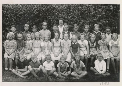 Klassfoto Bälinge kyrkskola 1943